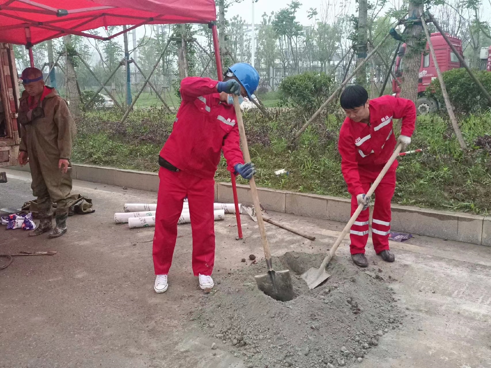 西固管道疏通哪家好】及时进行市政管道清淤